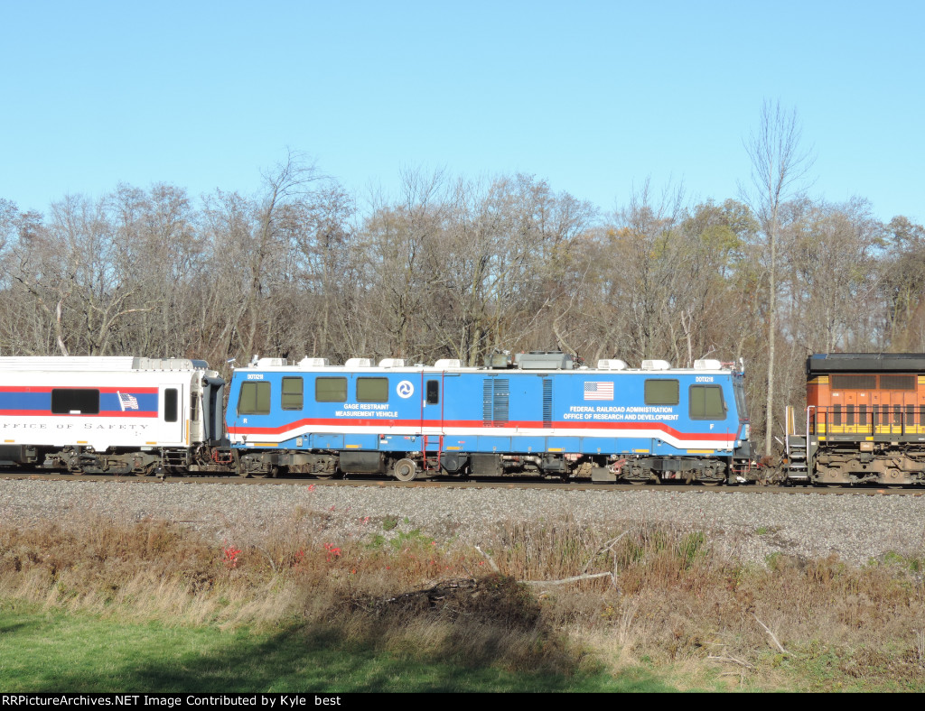 FRA blue car in full sun 